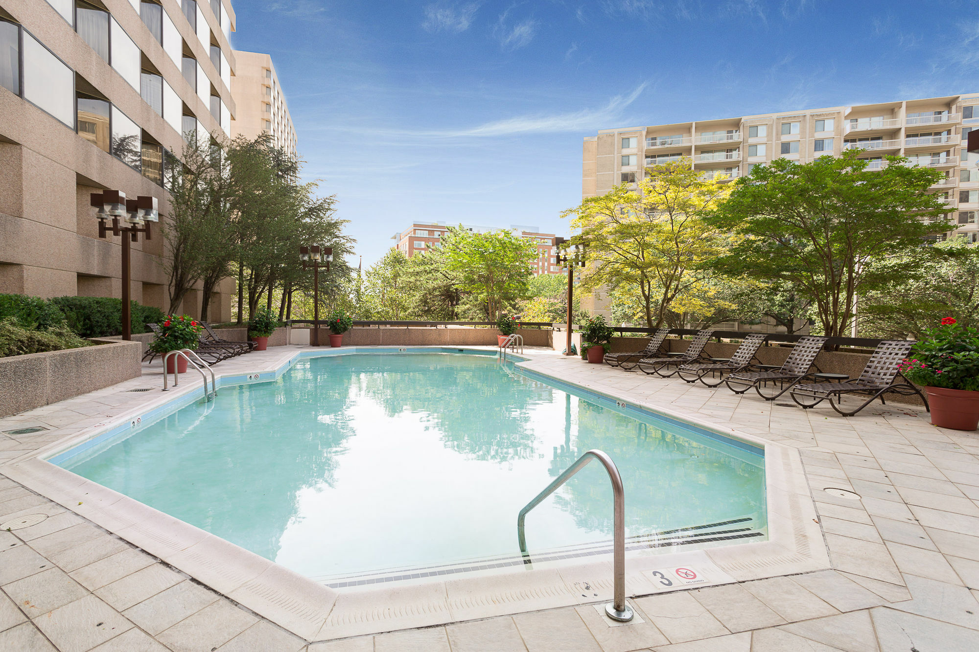 Oakwood Crystal City Aparthotel Arlington Exterior photo